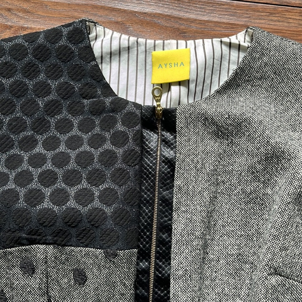Blazer - Picture 3 of 8